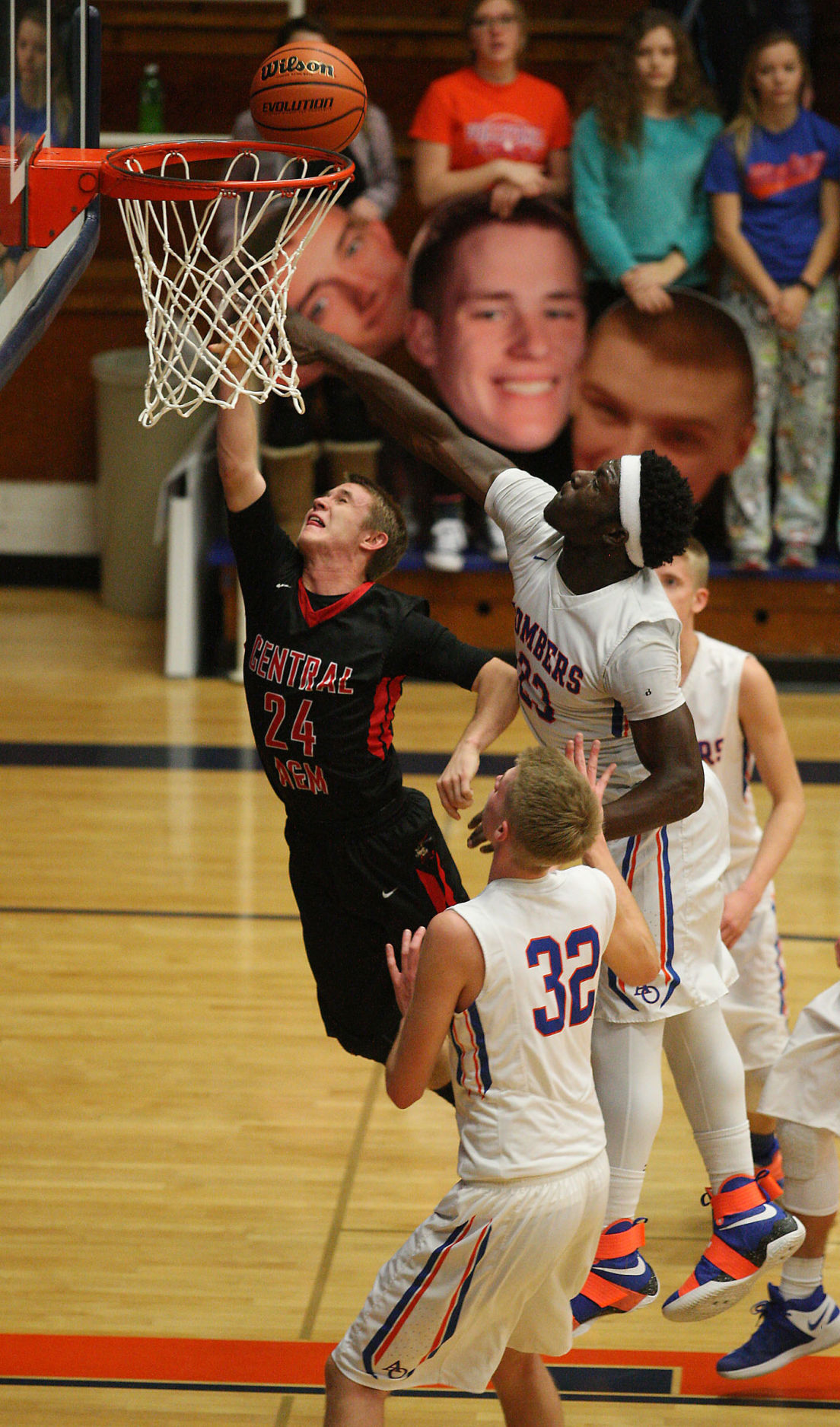 Argenta Oreana vs Central AM boys basketball 3 1.3.17.jpg